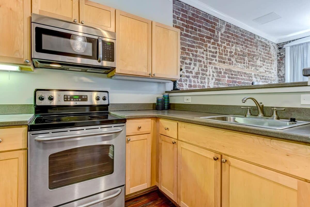 E Bay St Loft By City Market And River Street Savannah Exterior foto